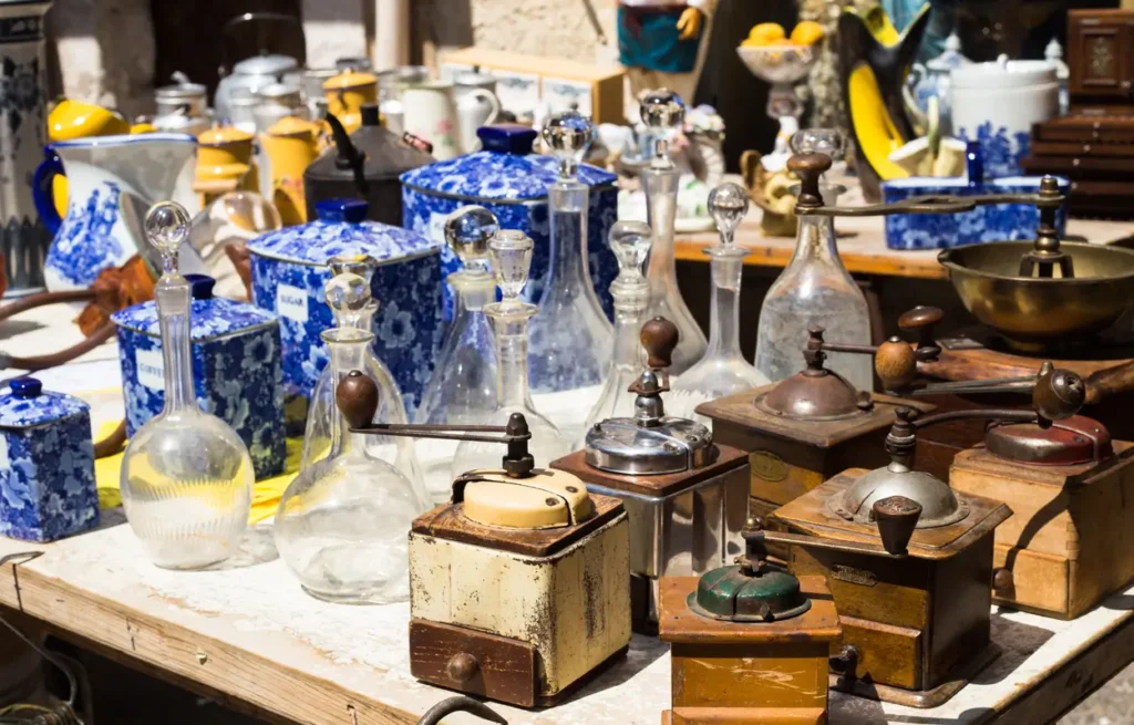 Vide grenier antiquaire